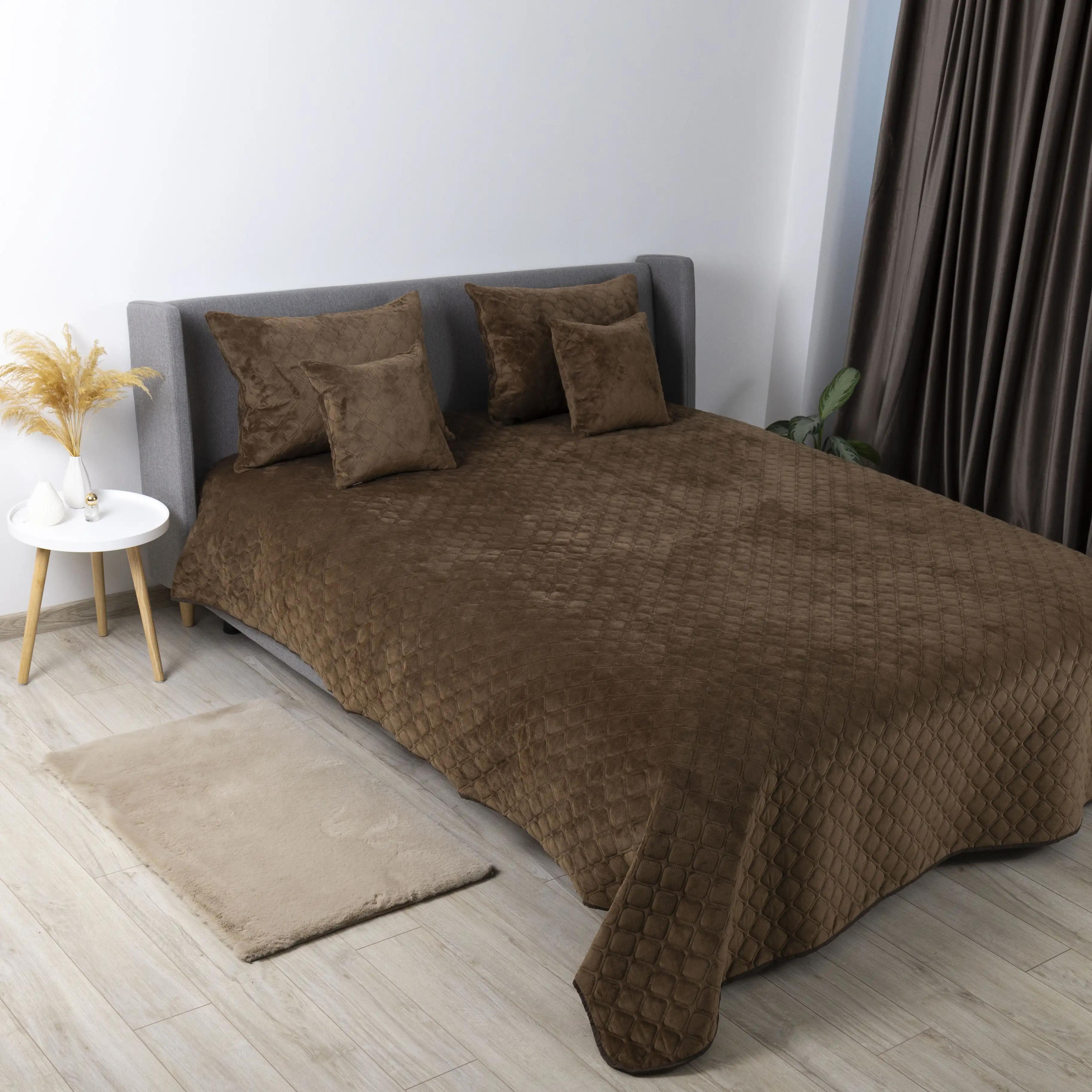 Bed Covers TEP "VELOUR" Brown/Rhombus round, 180x240 - Photo 2