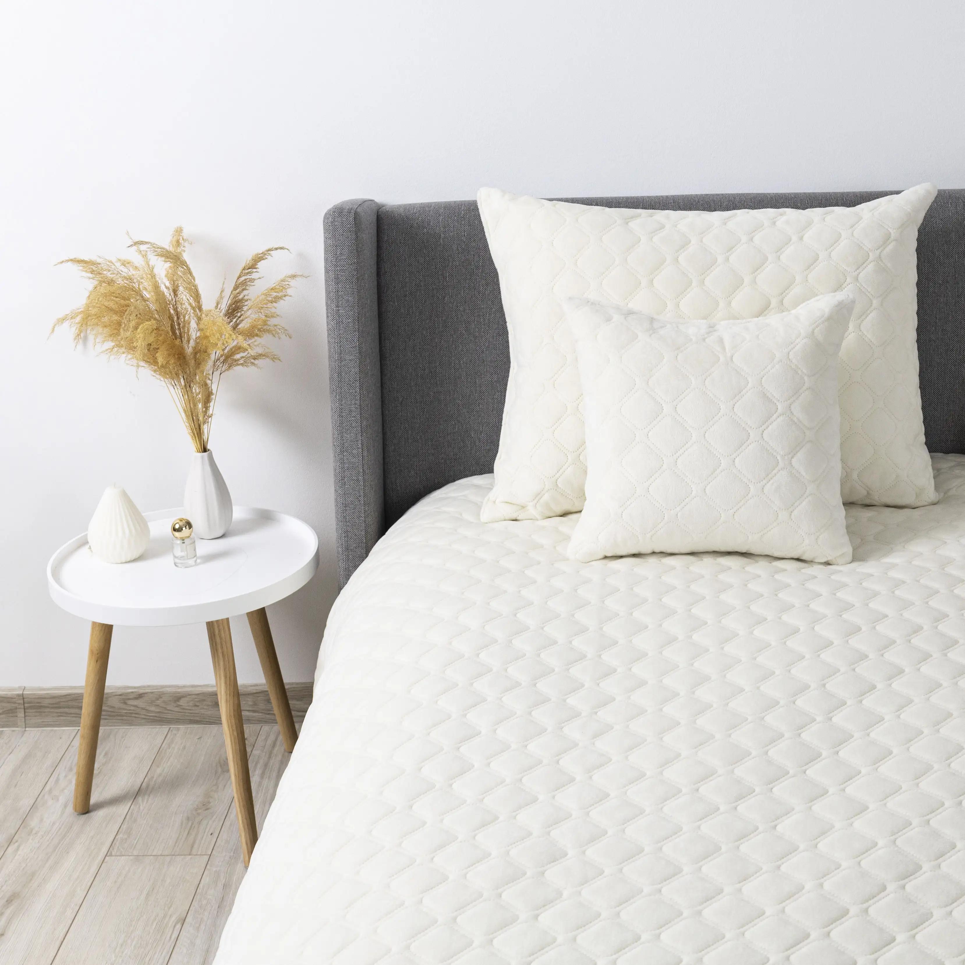 Bed Covers TEP "VELOUR" Milk/Rhombus round, 220x240 - Photo 9