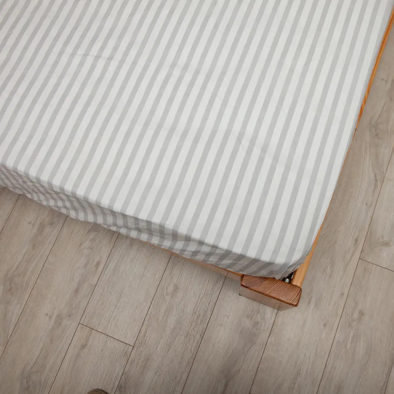 Sheet "NATHNENNYA" with an elastic band Gray stripe, 160x200 - Photo 3