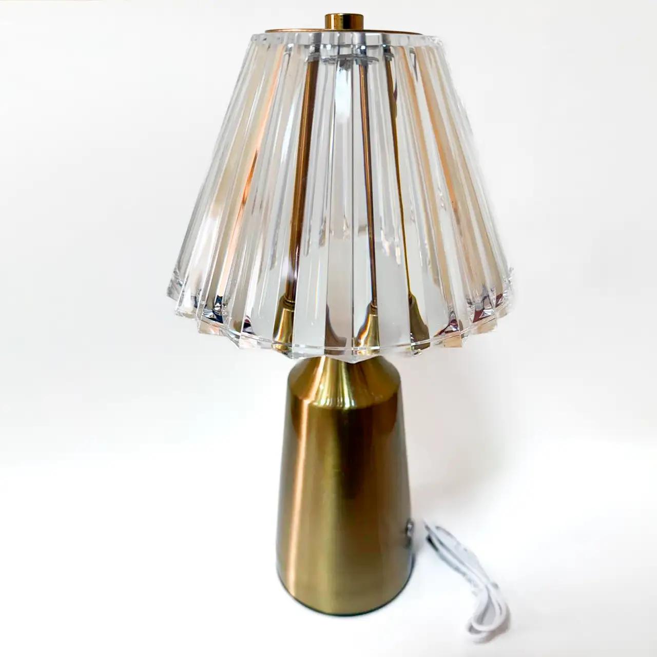 Decorative table lamp with lampshade