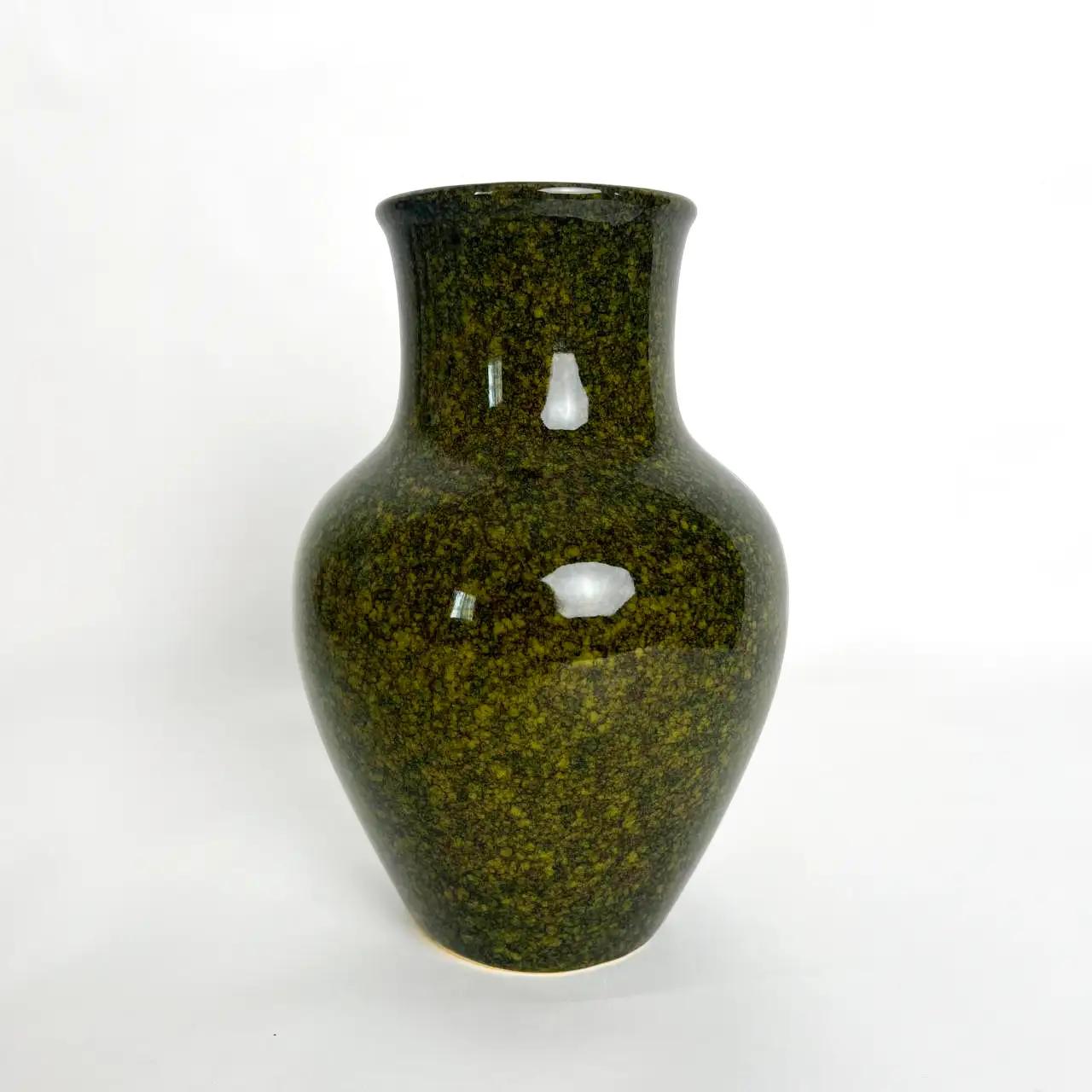 Nature Soul vase, 28 cm, ceramic, olive