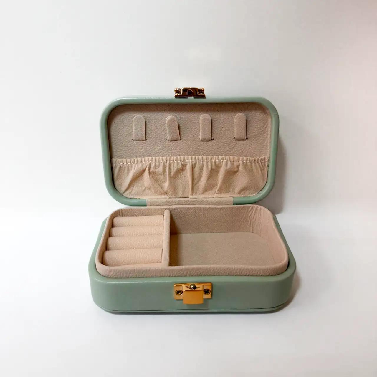 Скринька для прикрас “Soft Shine” 12×7.5×4 см, м’ятна, Декор - Фото 2