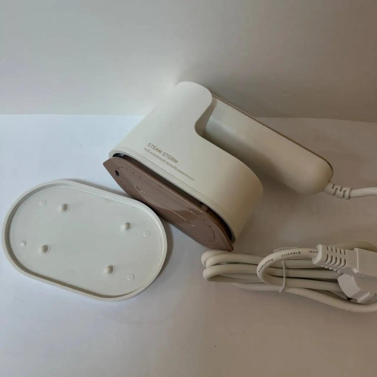 Утюг-отпариватель дорожный «Warm Travel» 1200 Вт, белый, Декор - Фото 2