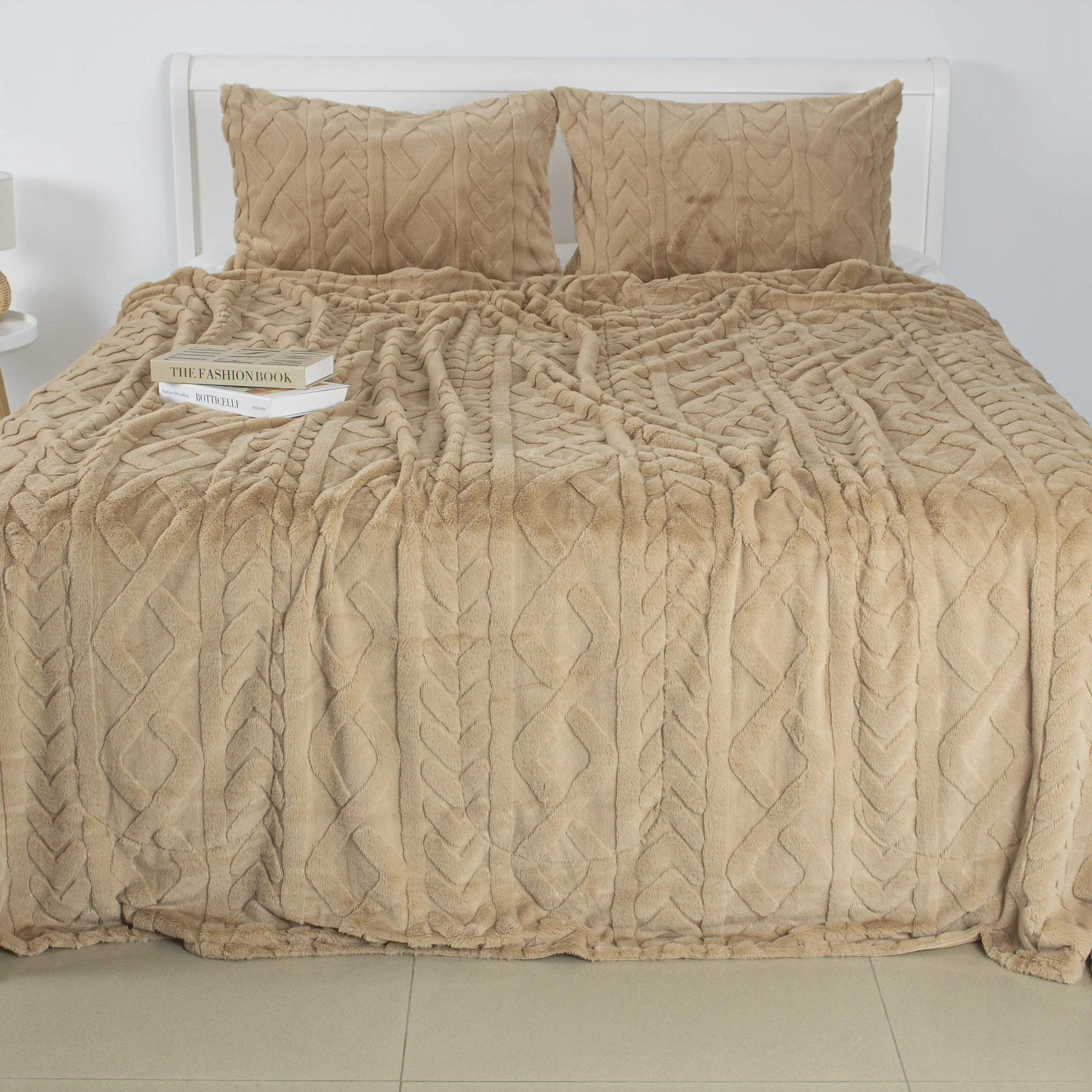 Покрывало ТЕП «SOFT ANGORA» с наволочками, бежевое, 240x260 - Фото 2