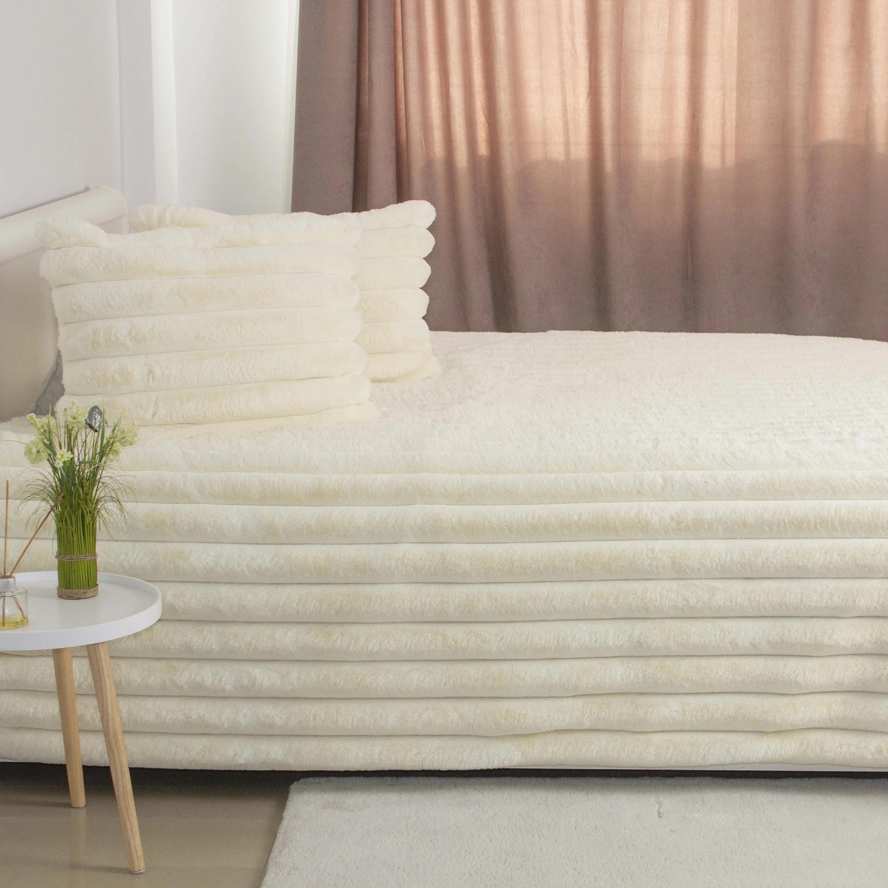 Покрывало ТЕП «PLUSH BLISS» с наволочками, молочное, 240x260 - Фото 3