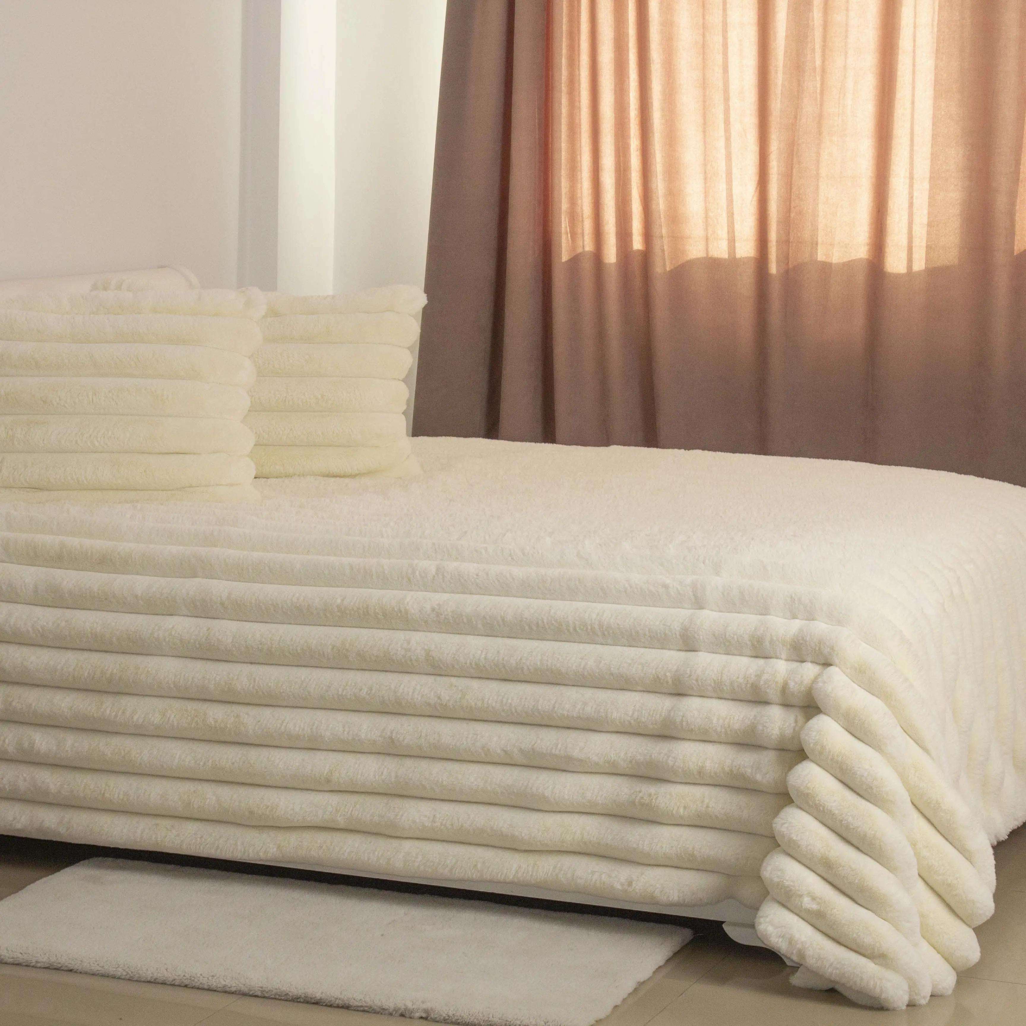 Покрывало ТЕП «PLUSH BLISS» с наволочками, молочное, 240x260 - Фото 4