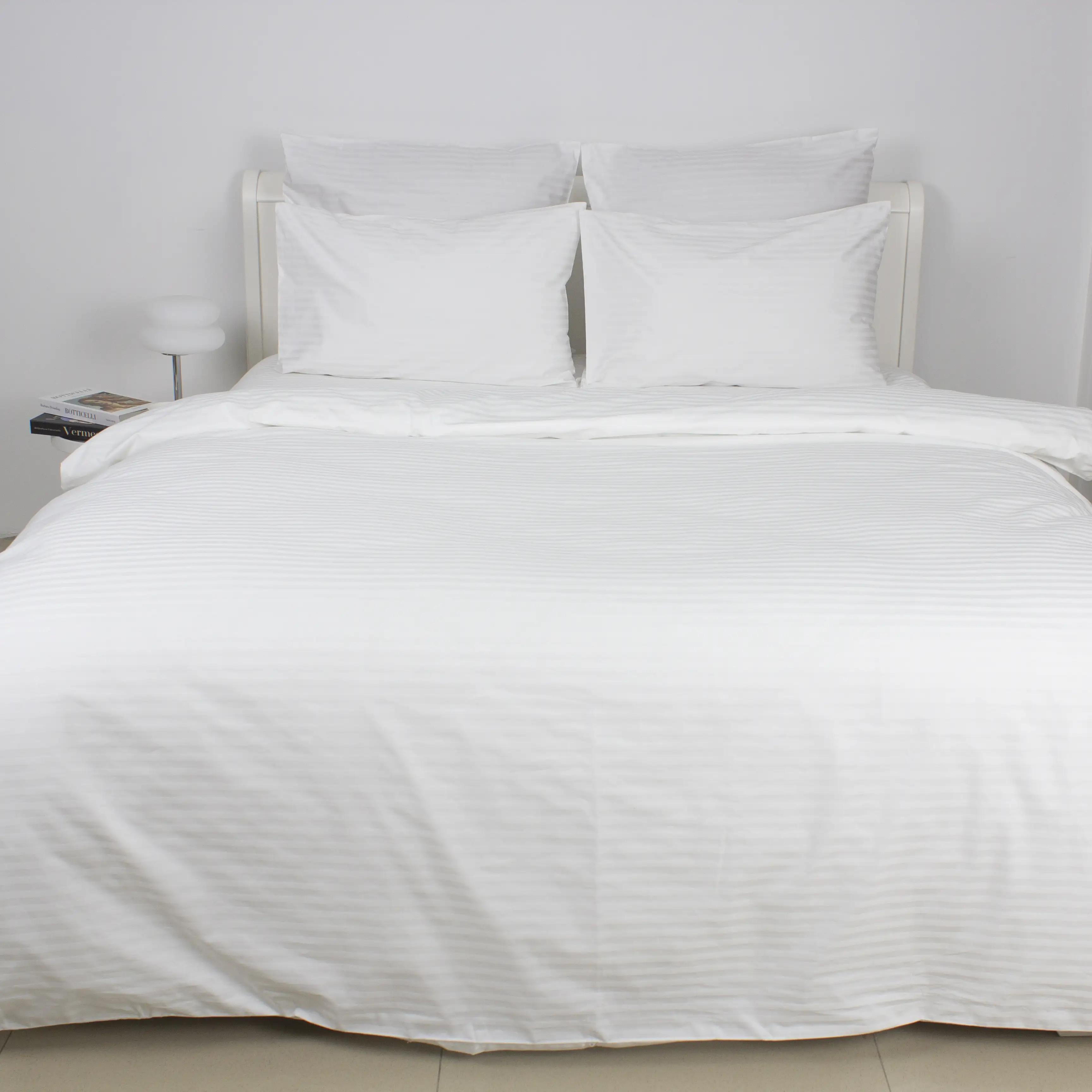 Комплект постельного белья ТЕП «СТРАЙП САТИН PREMIUM» Optical White, евро - Фото 3