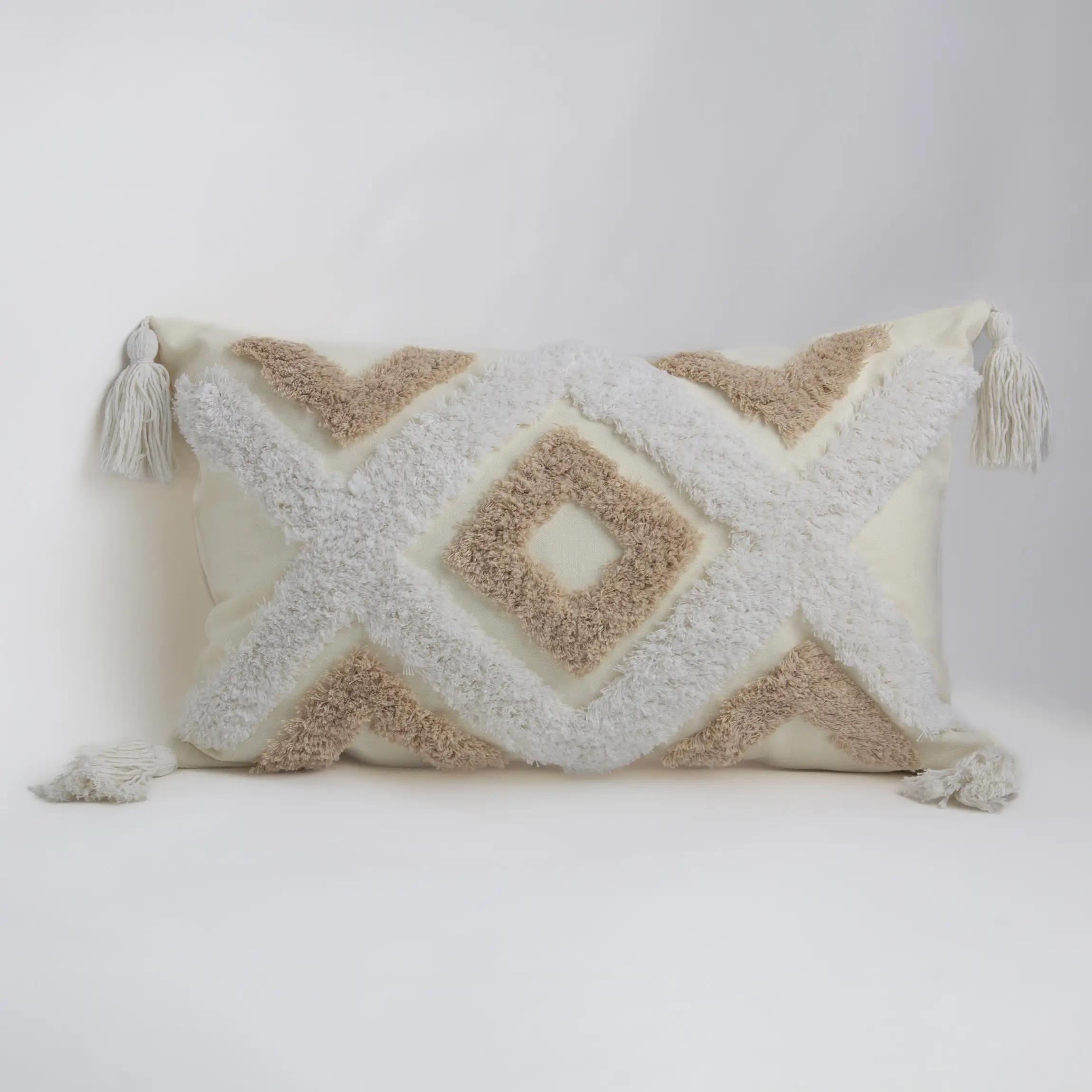 SCANDI decorative pillowcase, white and khaki, 30x50 - Photo 2
