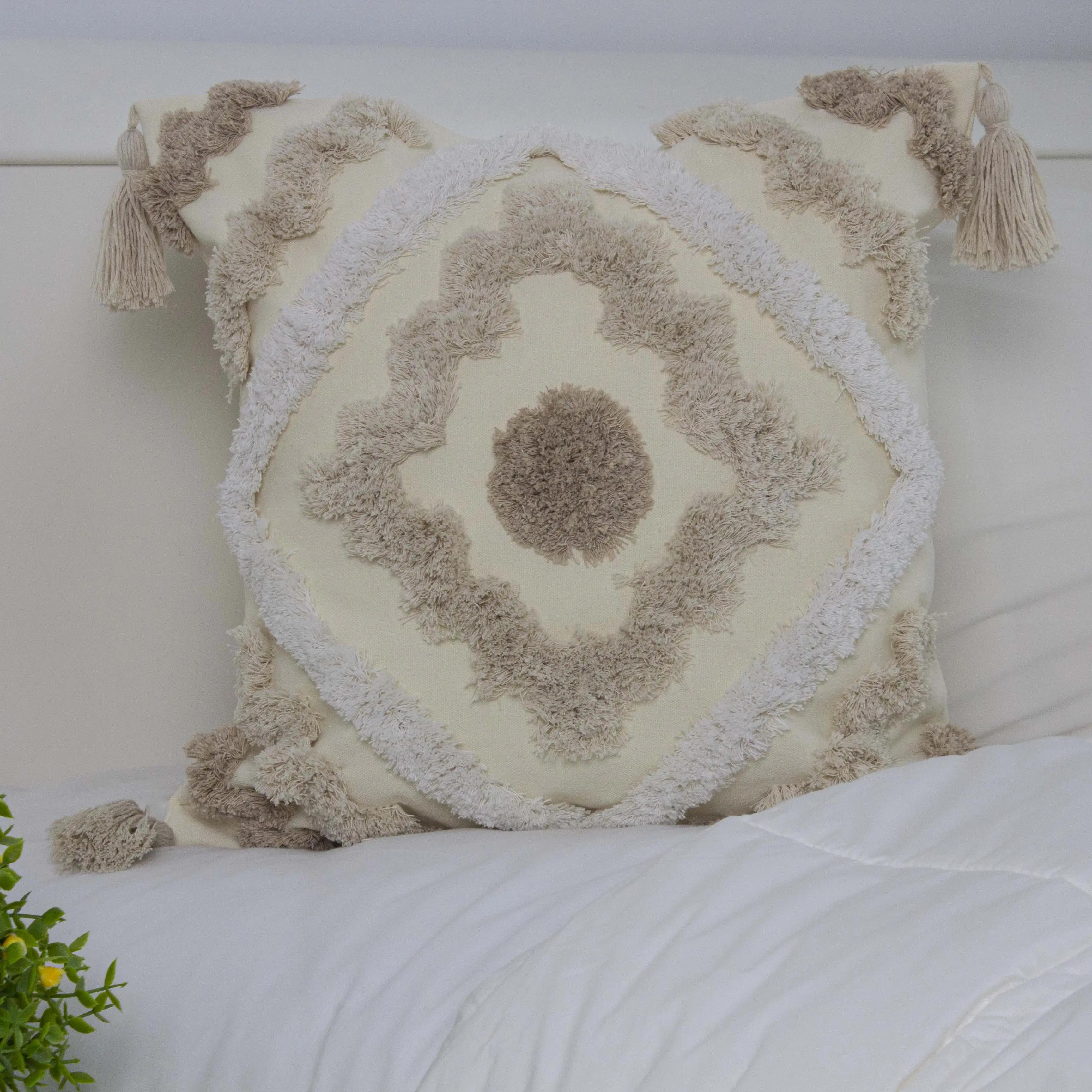 SCANDI decorative pillowcase, white and khaki, 30x50 - Photo 3