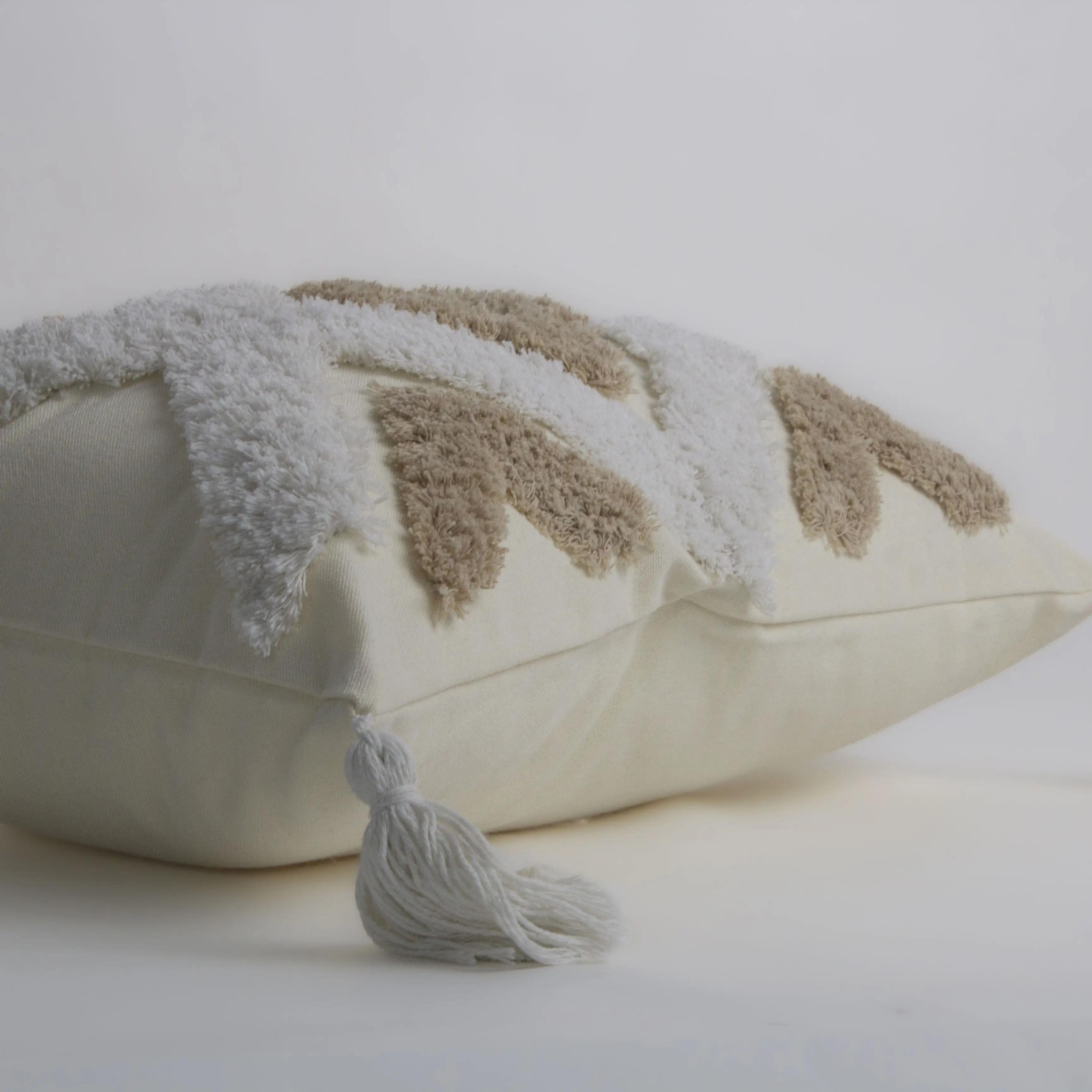 SCANDI decorative pillowcase, white and khaki, 30x50 - Photo 6