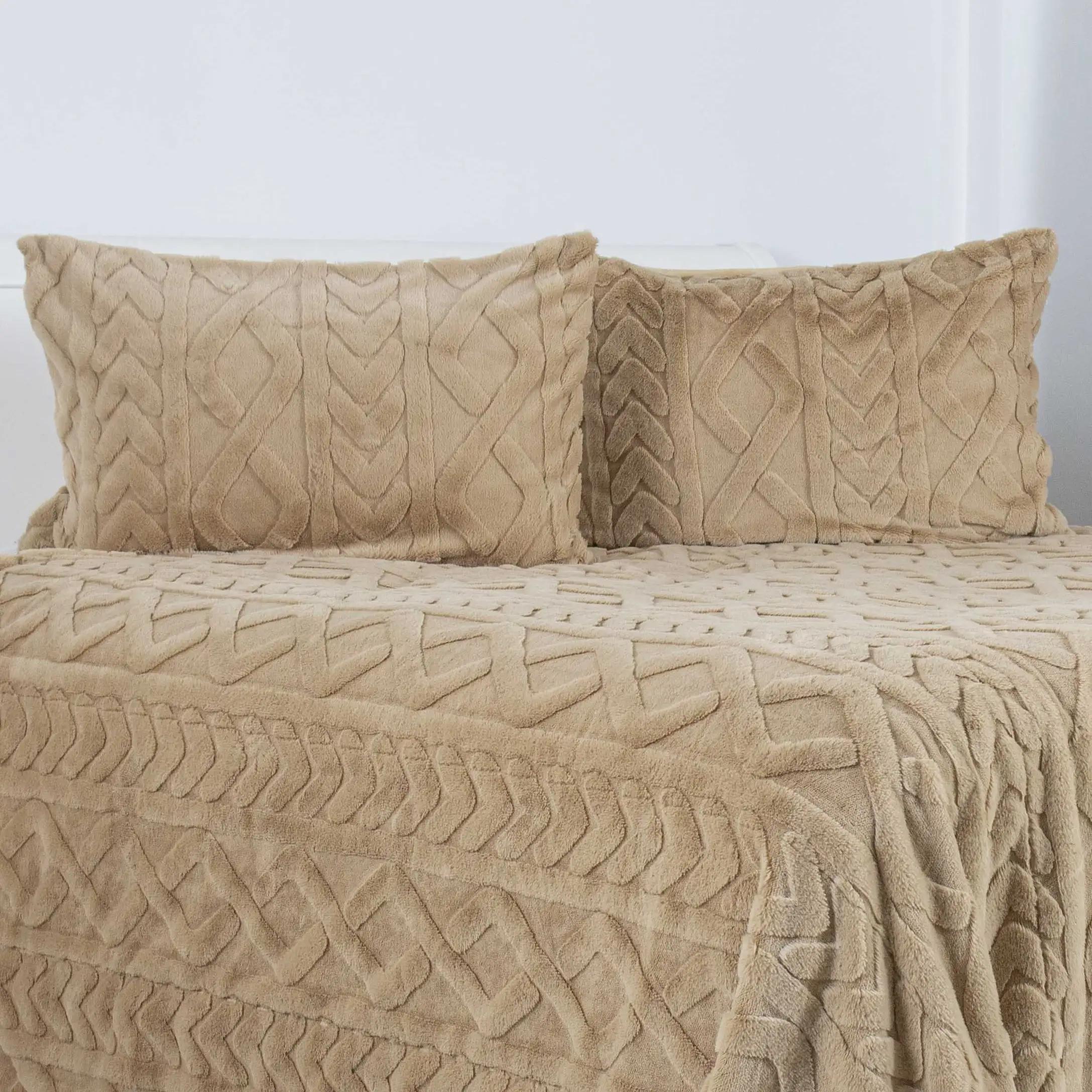 Декоративная наволочка ТЕП «SOFT ANGORA" золотисто-бежевый