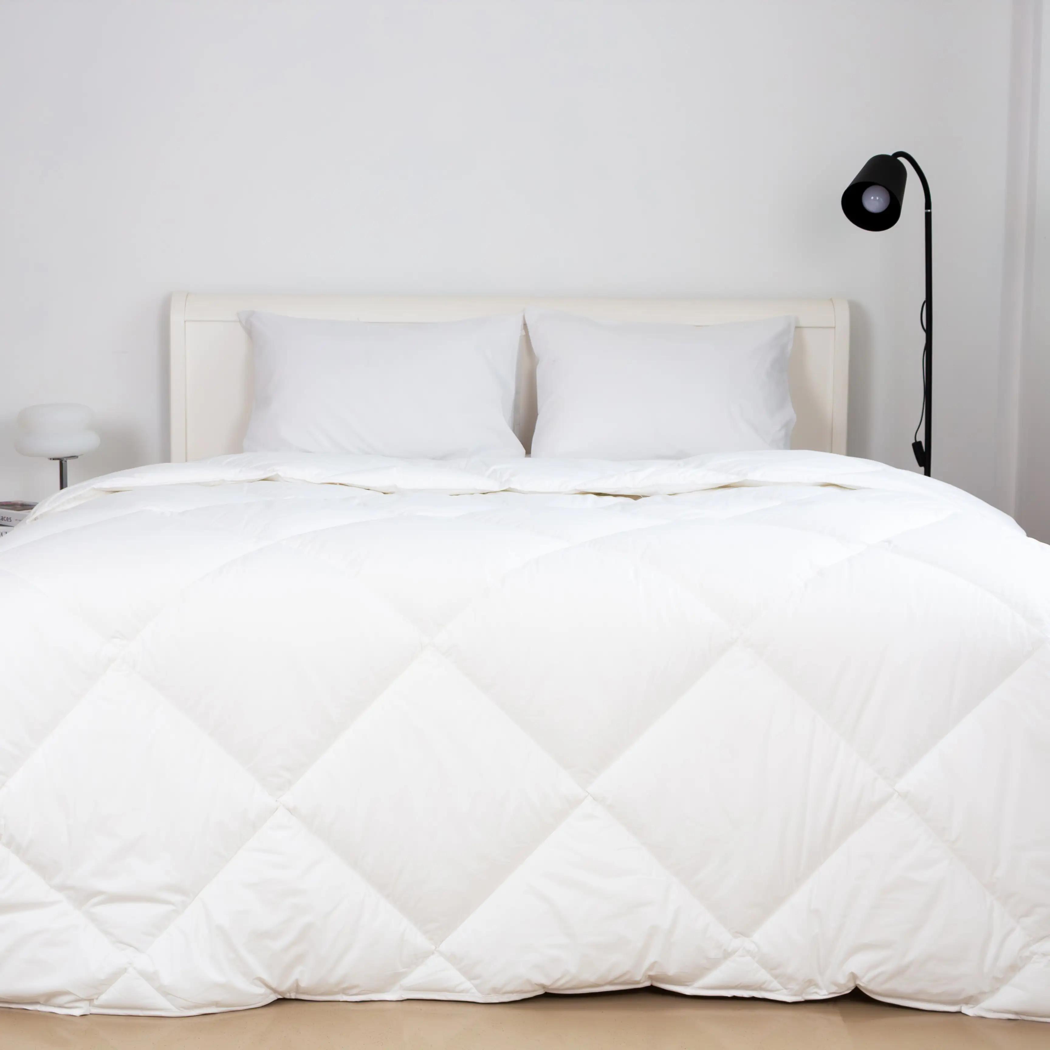 Одеяло FRIENDLY "ТЕП" ЛЕБЕДИНЫЙ ПУХ тик, 180x210 - Фото 2 Одеяло FRIENDLY "ТЕП" ЛЕБЕДИНЫЙ ПУХ тик, 180x210 - Фото 2