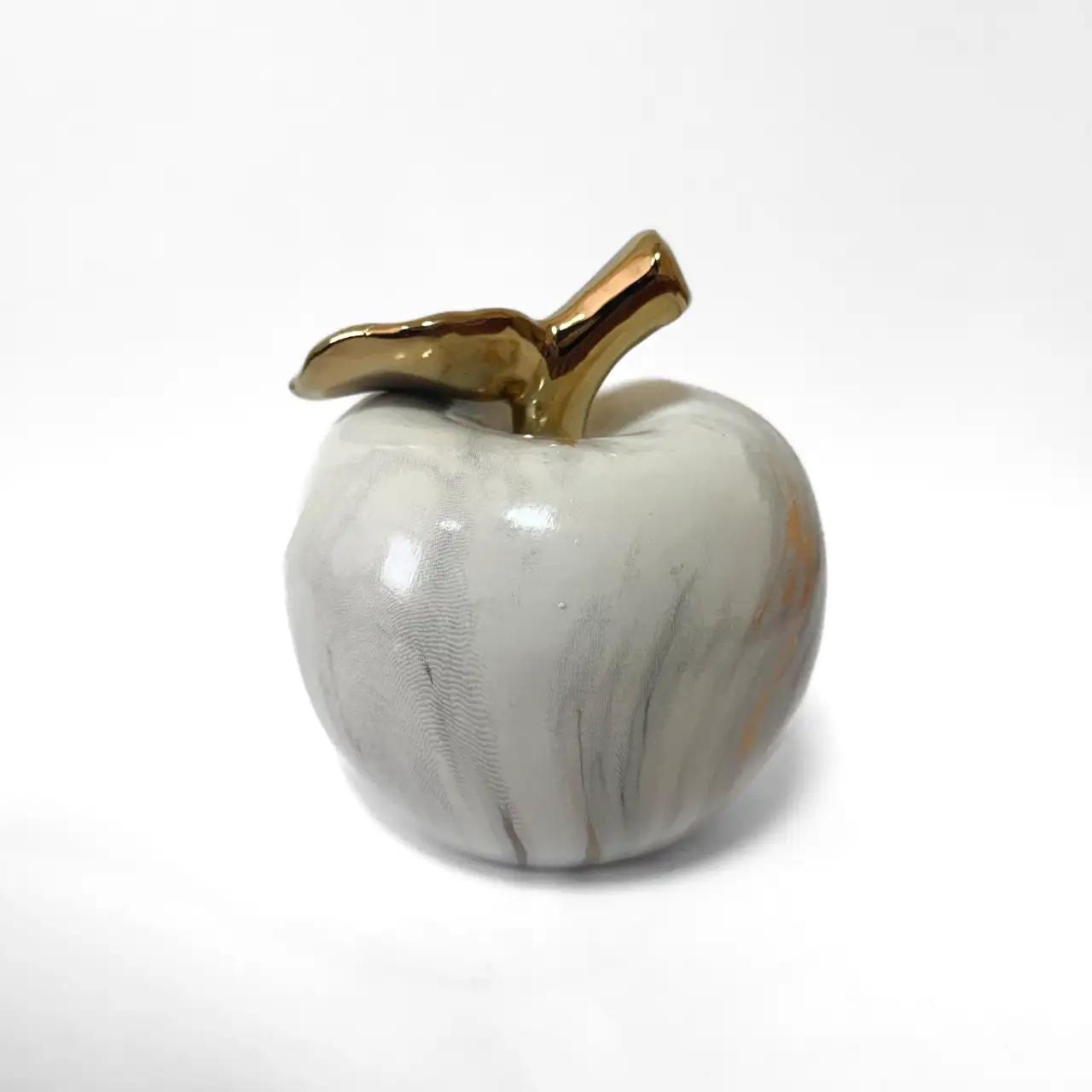 Декоративна фігурка “Marble Apple”, кераміка, 11.5x11.5x13 см Декоративна фігурка “Marble Apple”, кераміка, 11.5x11.5x13 см