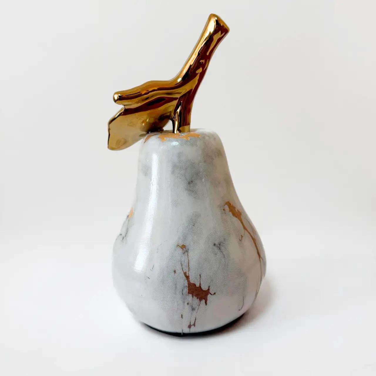Декоративна фігурка “Marble Pear”, кераміка, 21×11×11 см Декоративна фігурка “Marble Pear”, кераміка, 21×11×11 см