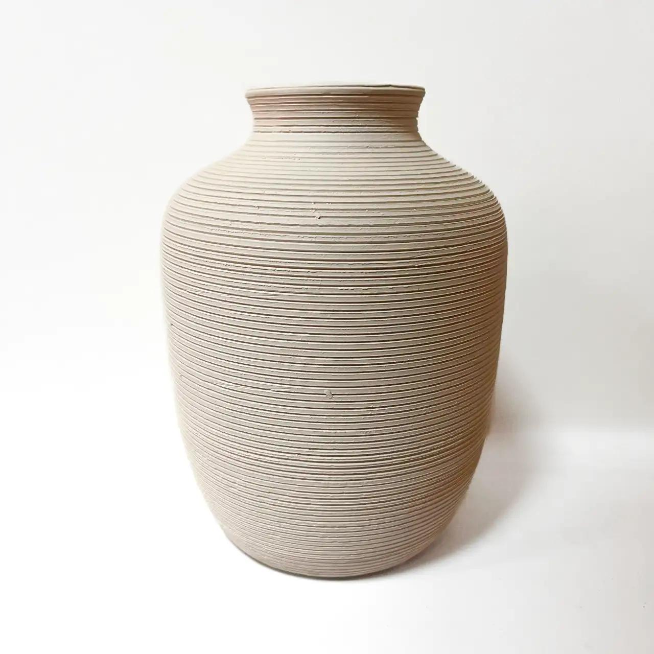 Vase ‘Silence’, 18.5 cm, ceramic, cream Vase ‘Silence’, 18.5 cm, ceramic, cream
