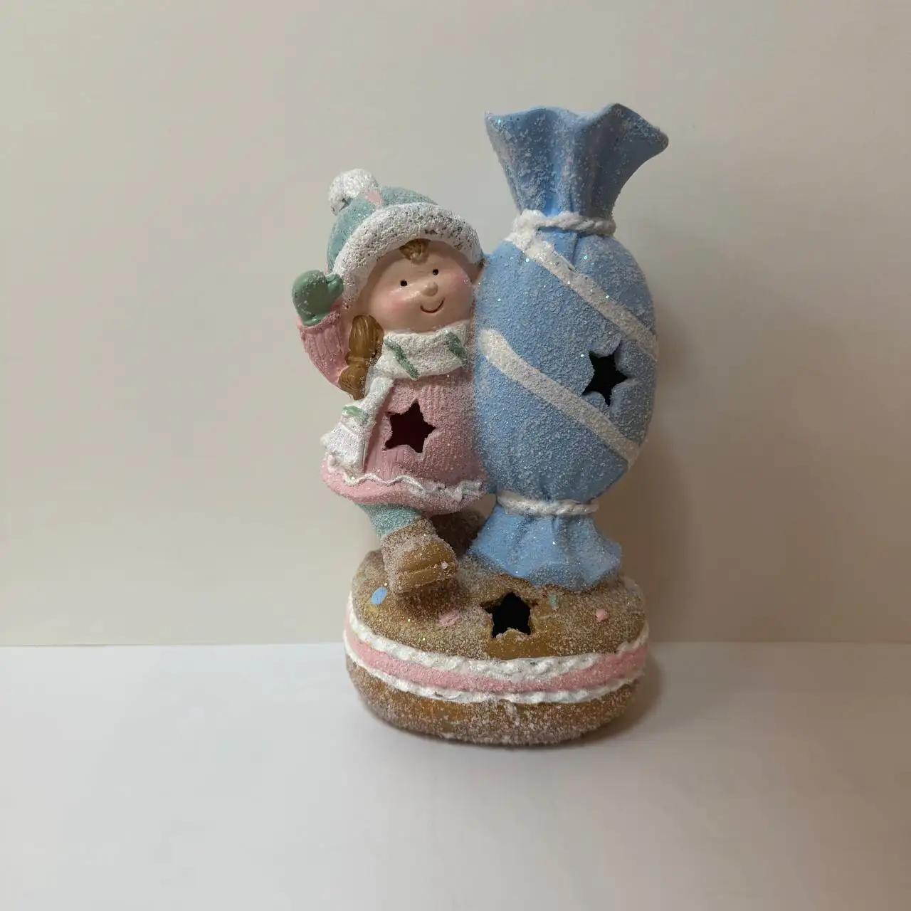 Новогодняя фигурка с подсветкой «Девочка с конфетой» Новогодняя фигурка с подсветкой «Девочка с конфетой»