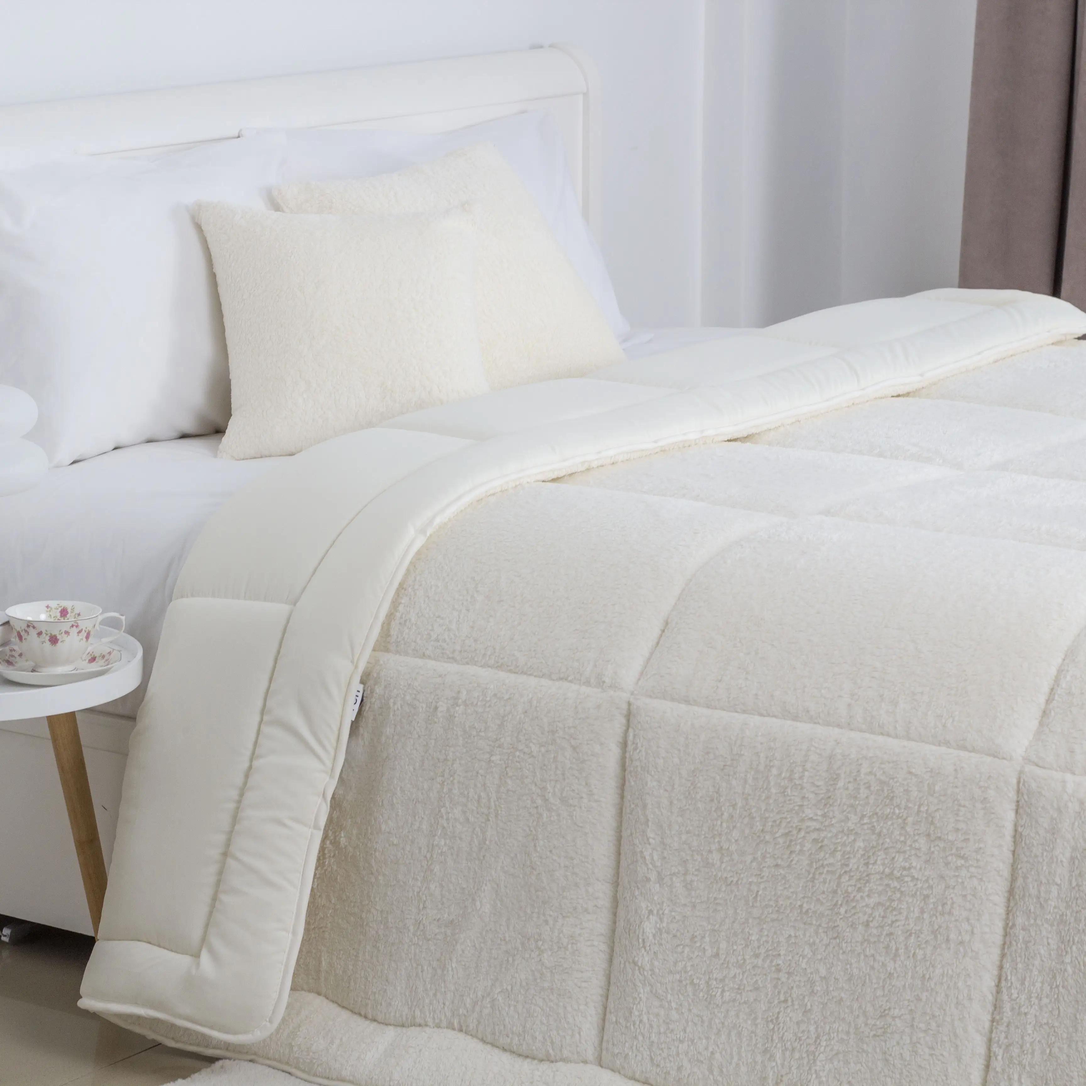 Blanket "TEDDY" Milky, 150x210 - Photo 4 Blanket "TEDDY" Milky, 150x210 - Photo 4