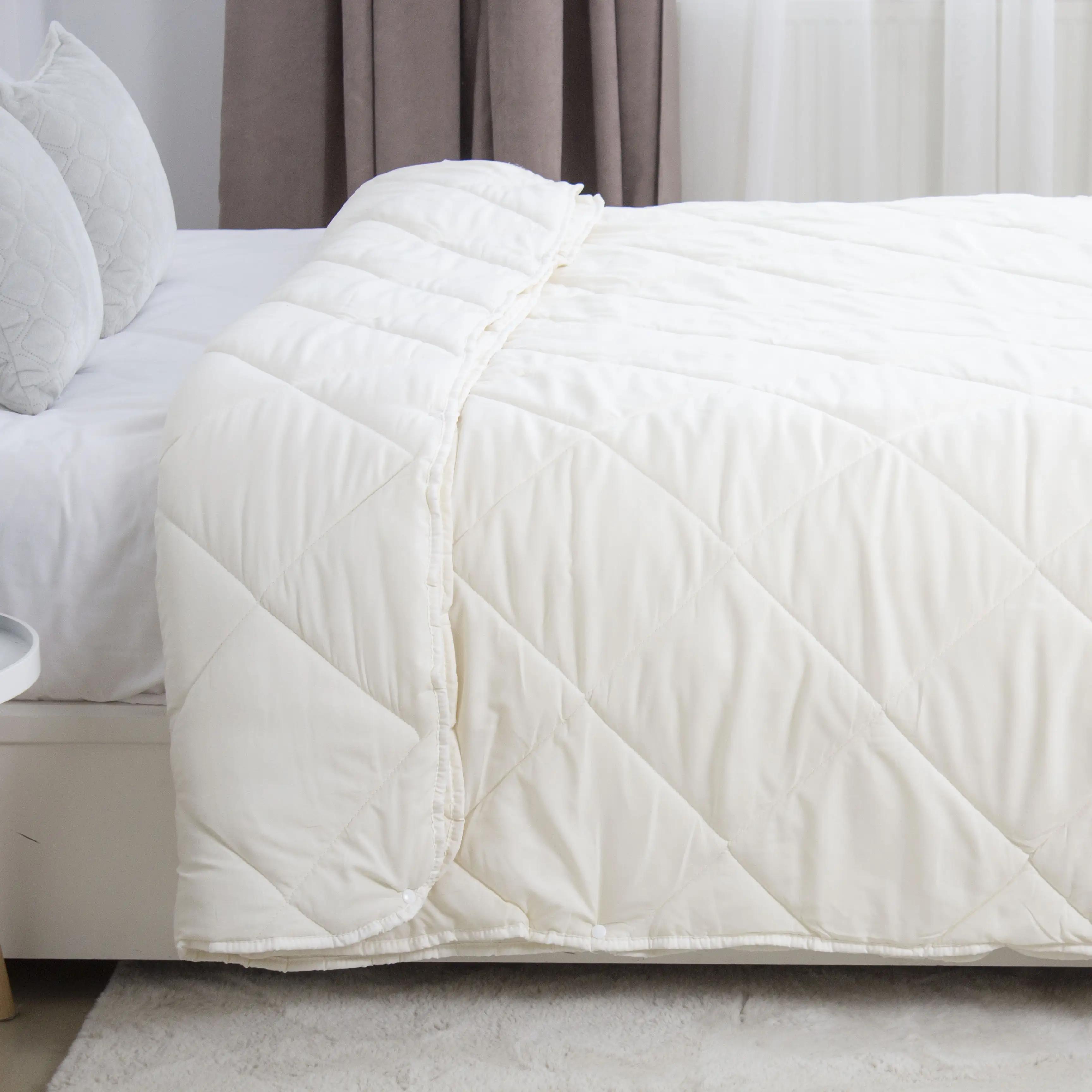 Quilt FRIENDLY "FOUR SEASONS" milky, 180x210 - Photo 2 Quilt FRIENDLY "FOUR SEASONS" milky, 180x210 - Photo 2