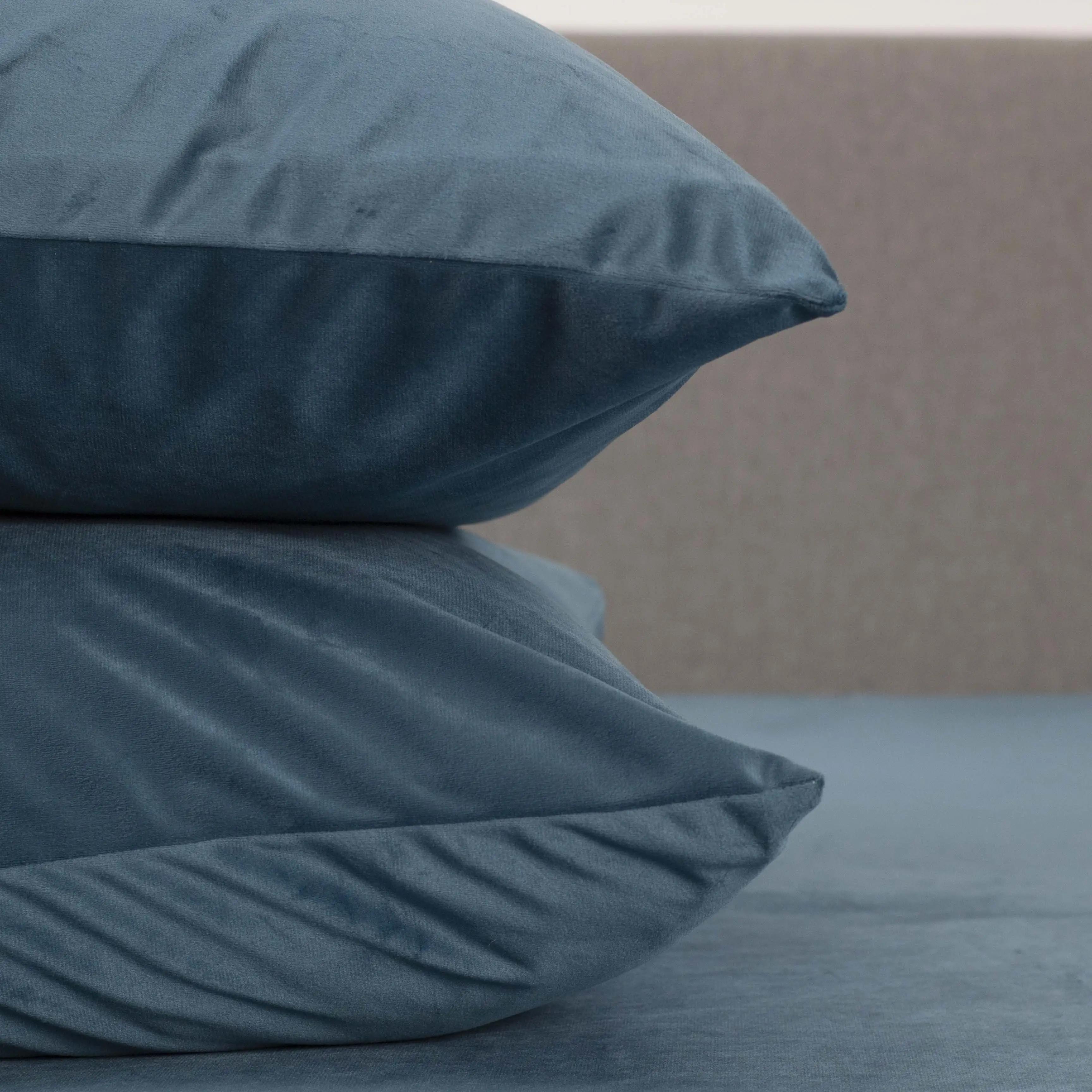 Decorative pillowcase TEP "VELOUR" 50x70 with a zipper, cut-to-shape Blue, 50x70 Decorative pillowcase TEP "VELOUR" 50x70 with a zipper, cut-to-shape Blue, 50x70